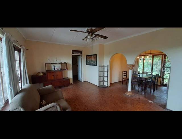 4 BEDROOM HOUSE FOR SALE IN YELLOWWOOD PARK